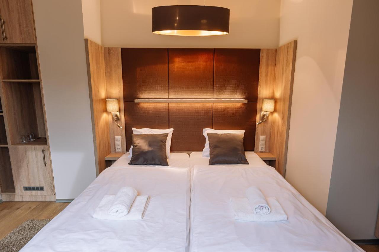 Vadvirag Panzio Hotel Agfalva Ngoại thất bức ảnh